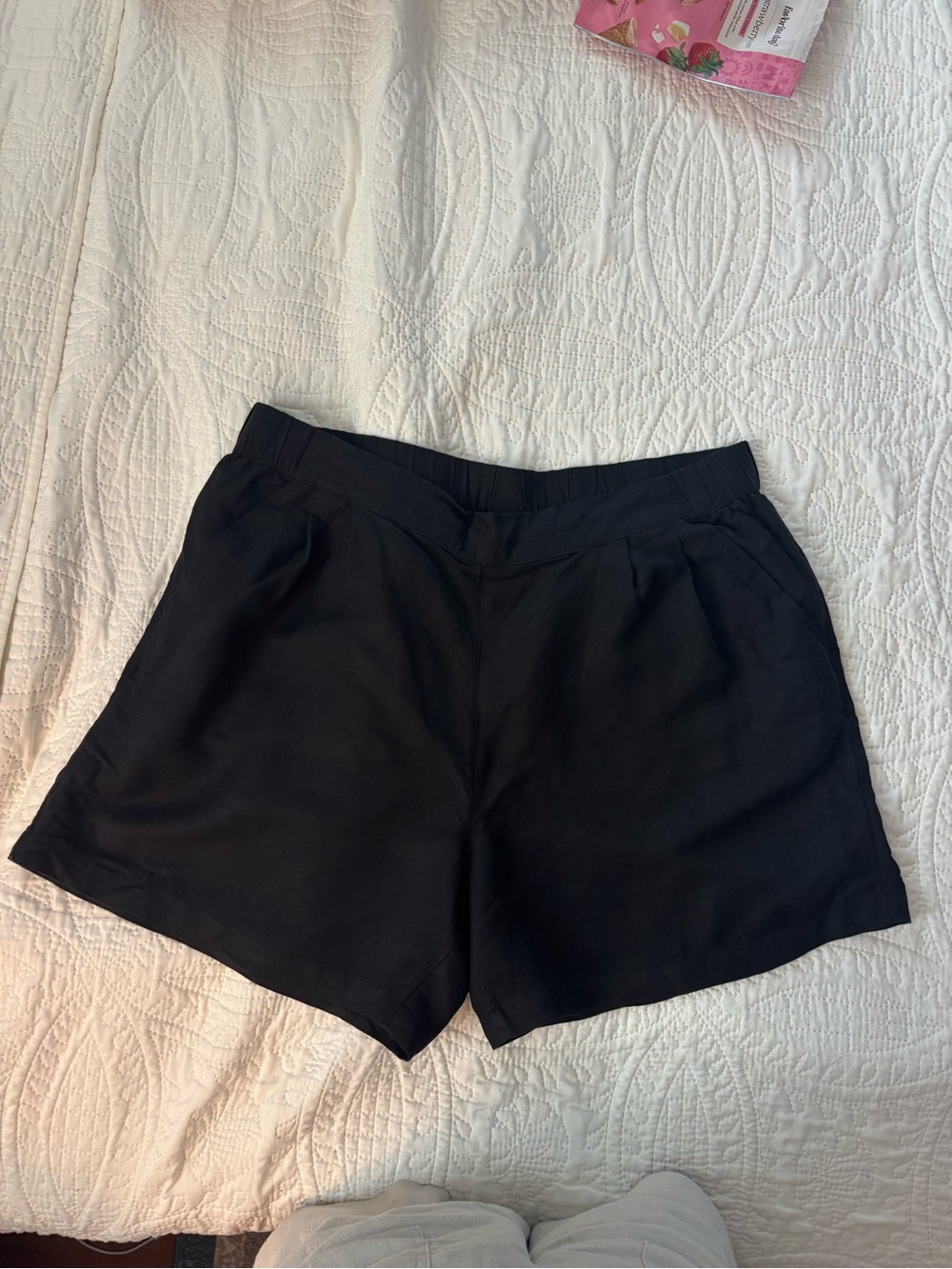 A New Day Black Pull-On Linen Shorts with Pockets